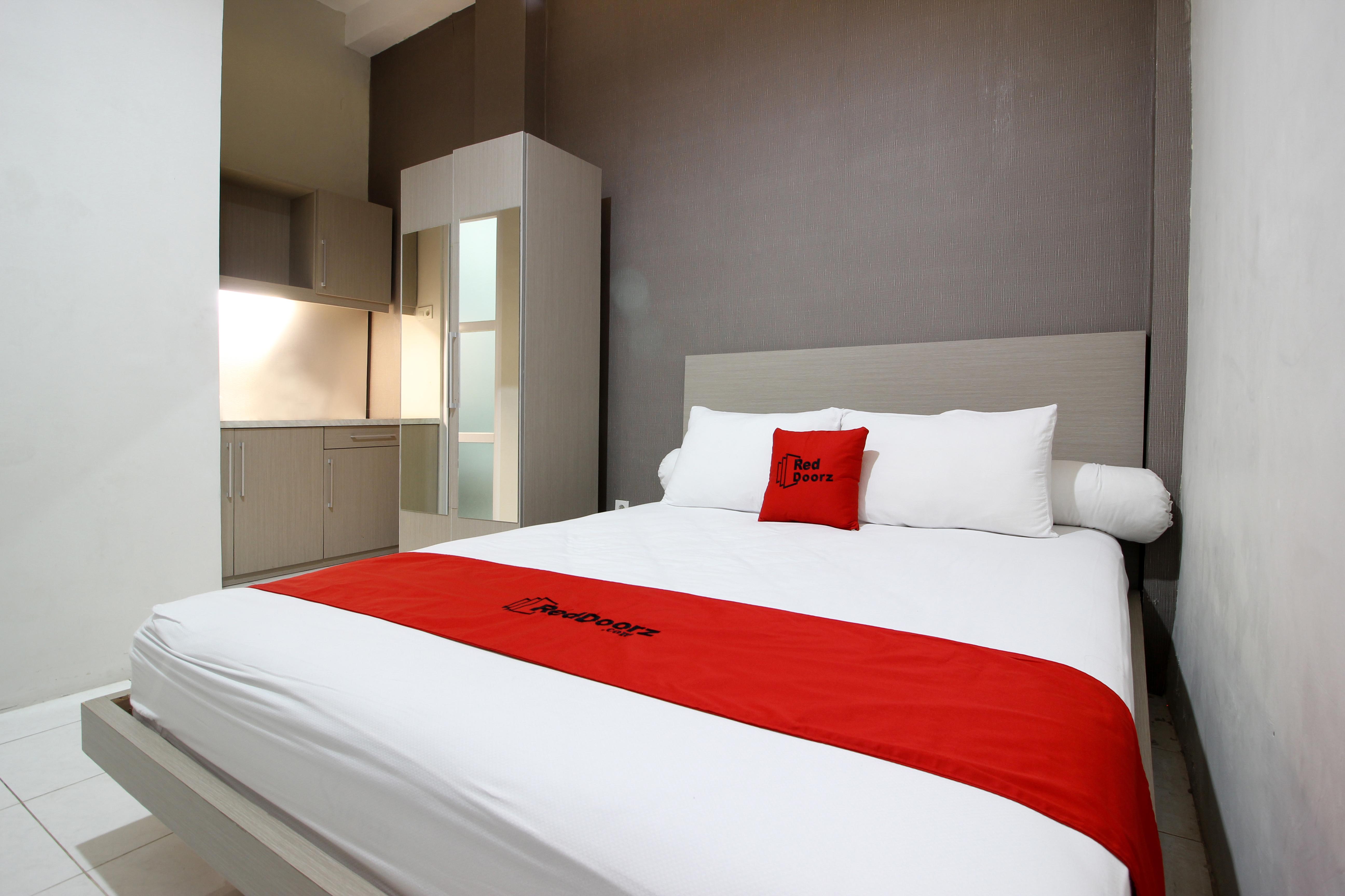 Reddoorz Plus Near Upn Jogjakarta 2 Maguwo Экстерьер фото