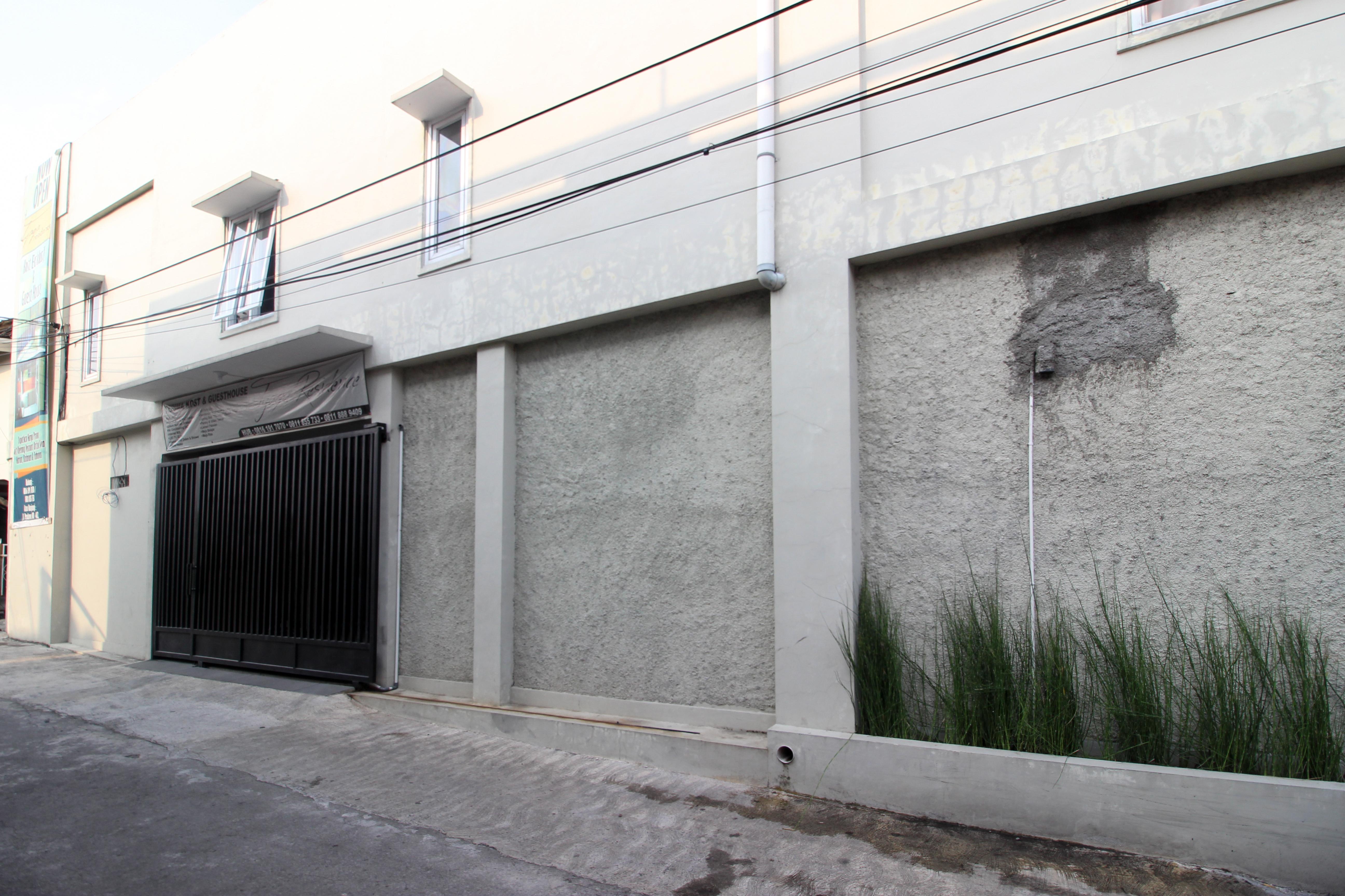 Reddoorz Plus Near Upn Jogjakarta 2 Maguwo Экстерьер фото