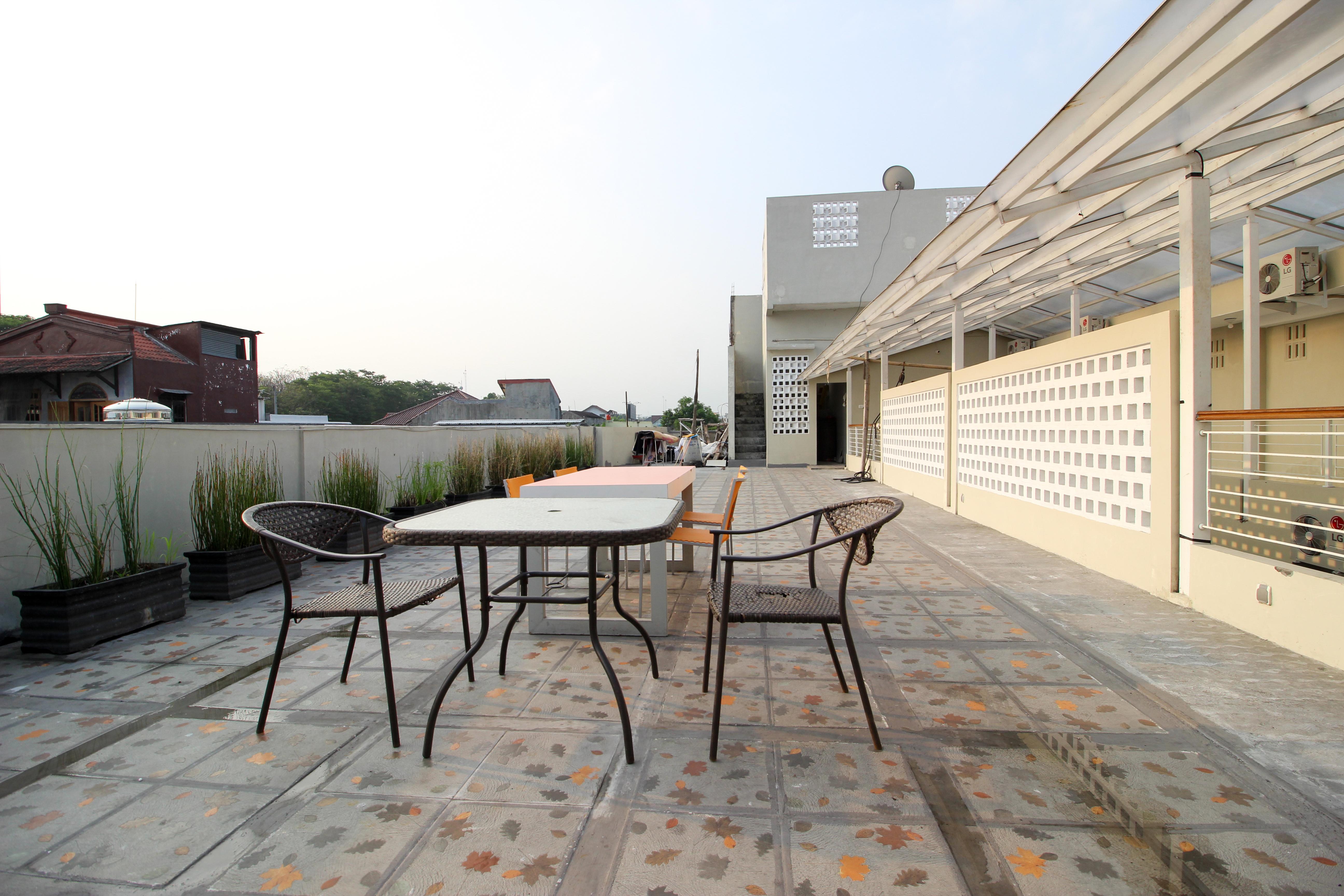 Reddoorz Plus Near Upn Jogjakarta 2 Maguwo Экстерьер фото
